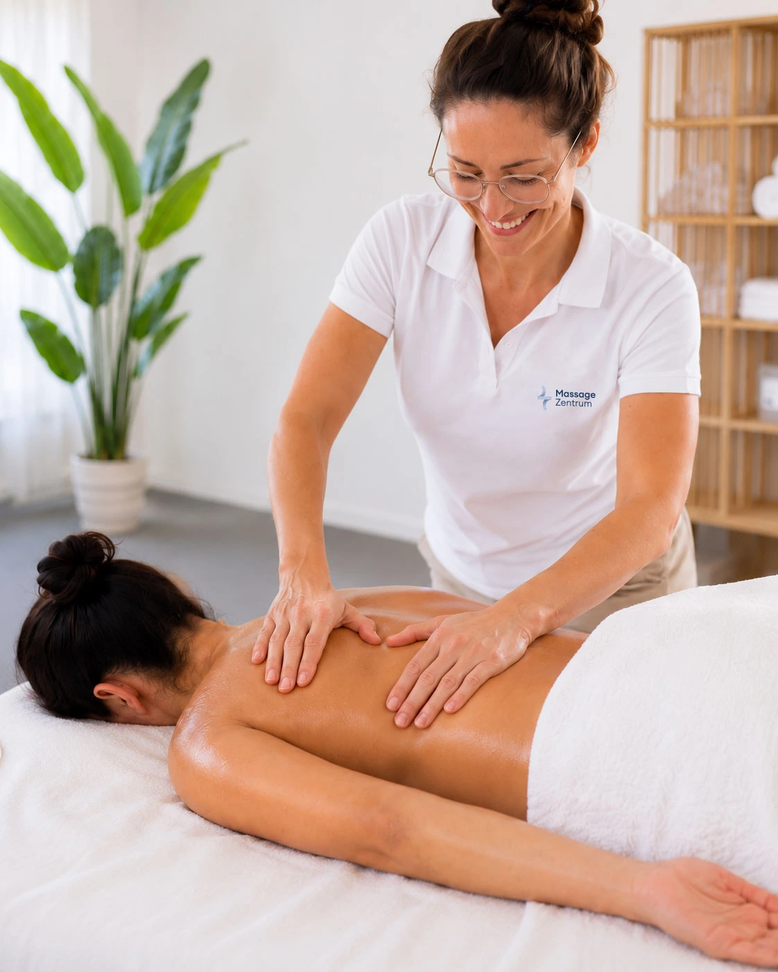 Therapeutische Massage bei Rücken- und Nackenbeschwerden – Massage Zentrum Buchs SG